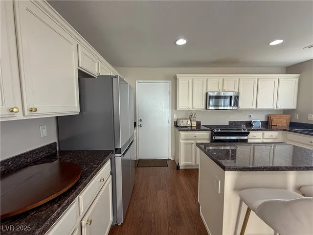 $3,255 | 10360 Cherokee Corner Avenue, Las Vegas, NV 89129