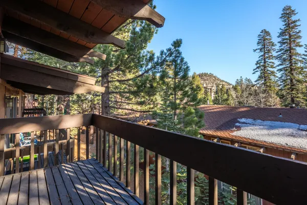 $1,098,000 | 221 Canyon Boulevard, Unit 206, Mammoth Lakes, CA 93546