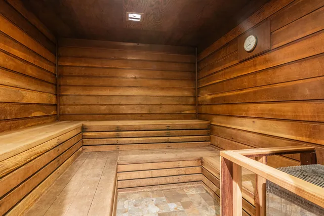 $1,150,000 | 221 Canyon Boulevard, Unit 206, Mammoth Lakes, CA 93546