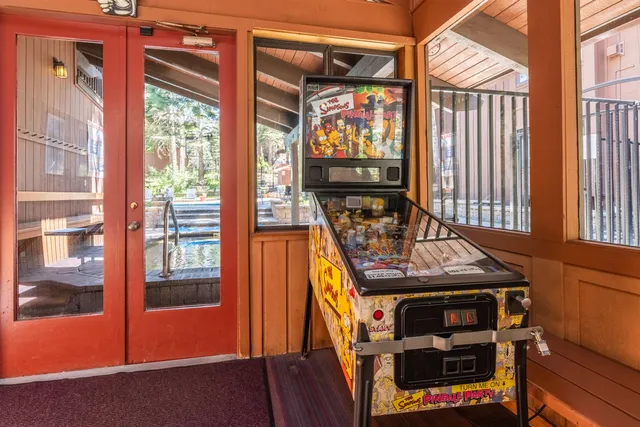 $1,150,000 | 221 Canyon Boulevard, Unit 206, Mammoth Lakes, CA 93546