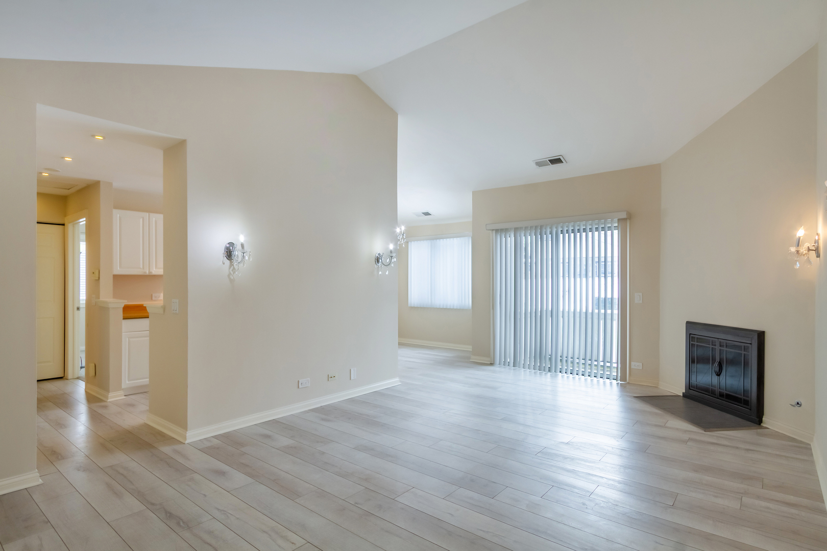 25 Superior Court, Unit L2 Schaumburg, IL 60193 - Photo 6 of 19