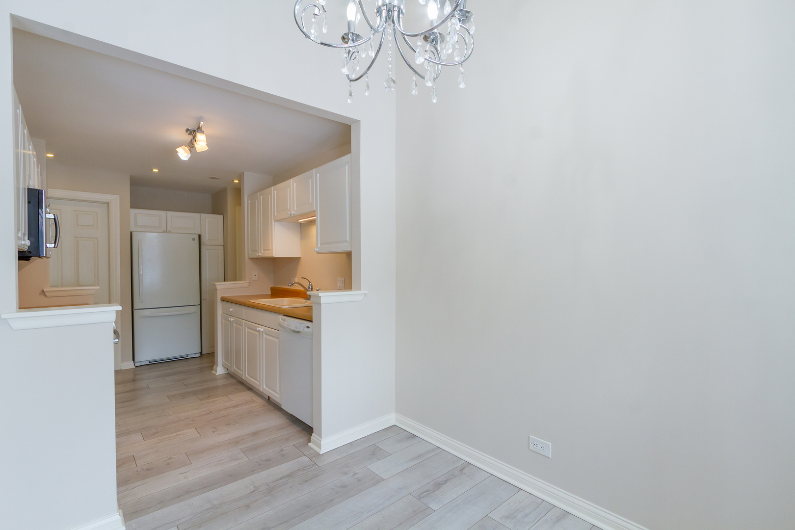 25 Superior Court, Unit L2 Schaumburg, IL 60193 - Photo 10 of 19