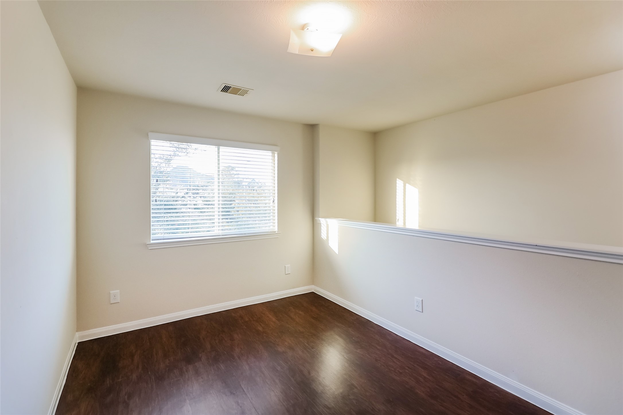 13009 Baileys Run Houston, TX 77082 - Photo 6 of 12 Photos may be representative of the floor plan and not the exact home. Finishes, layout, and features of the actual property for lease may vary.