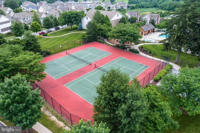 an aerial view of a yard