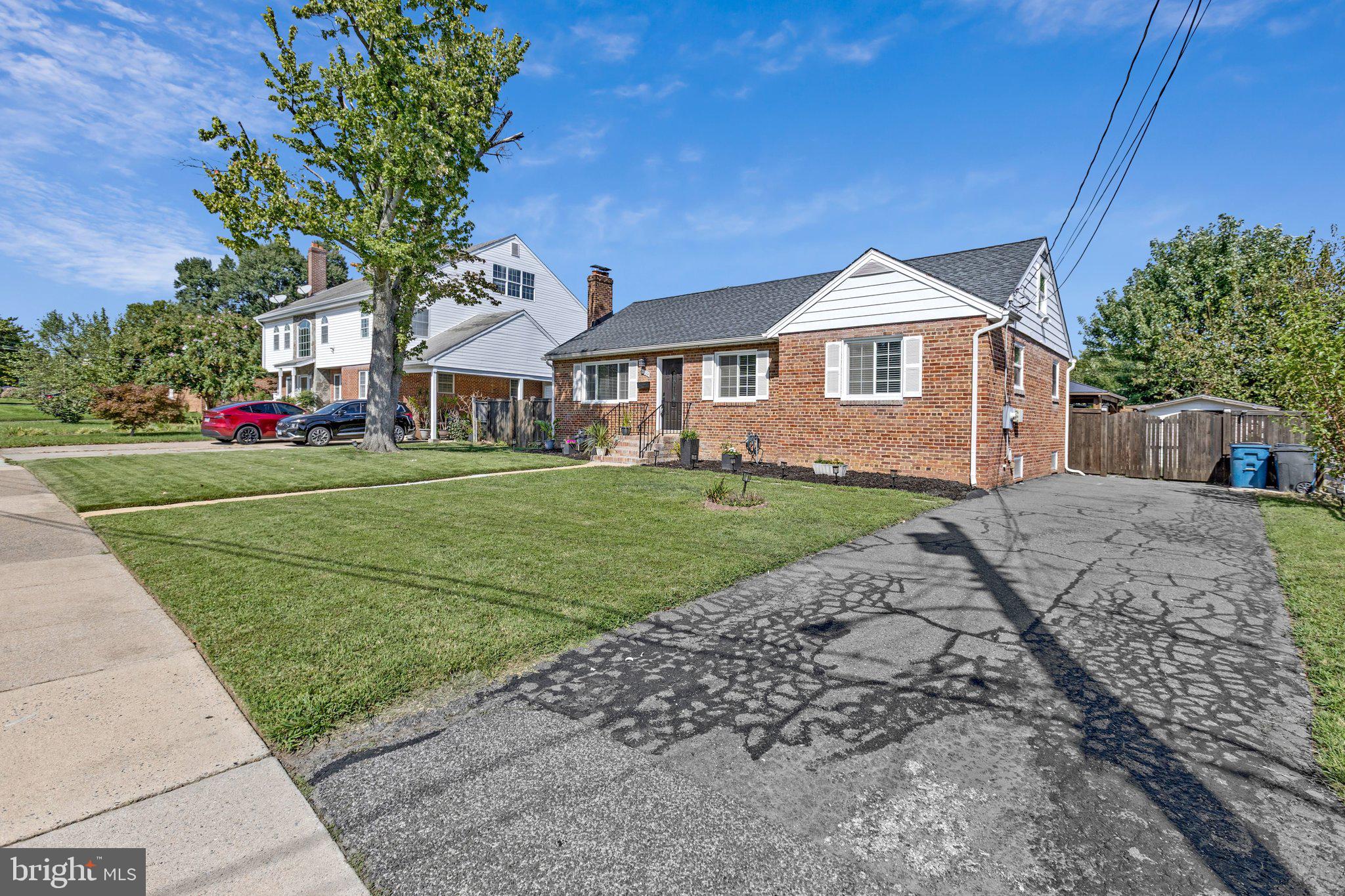 6009 Grayson Street Springfield, VA 22150 - Photo 3 of 67 Gallery Image 3