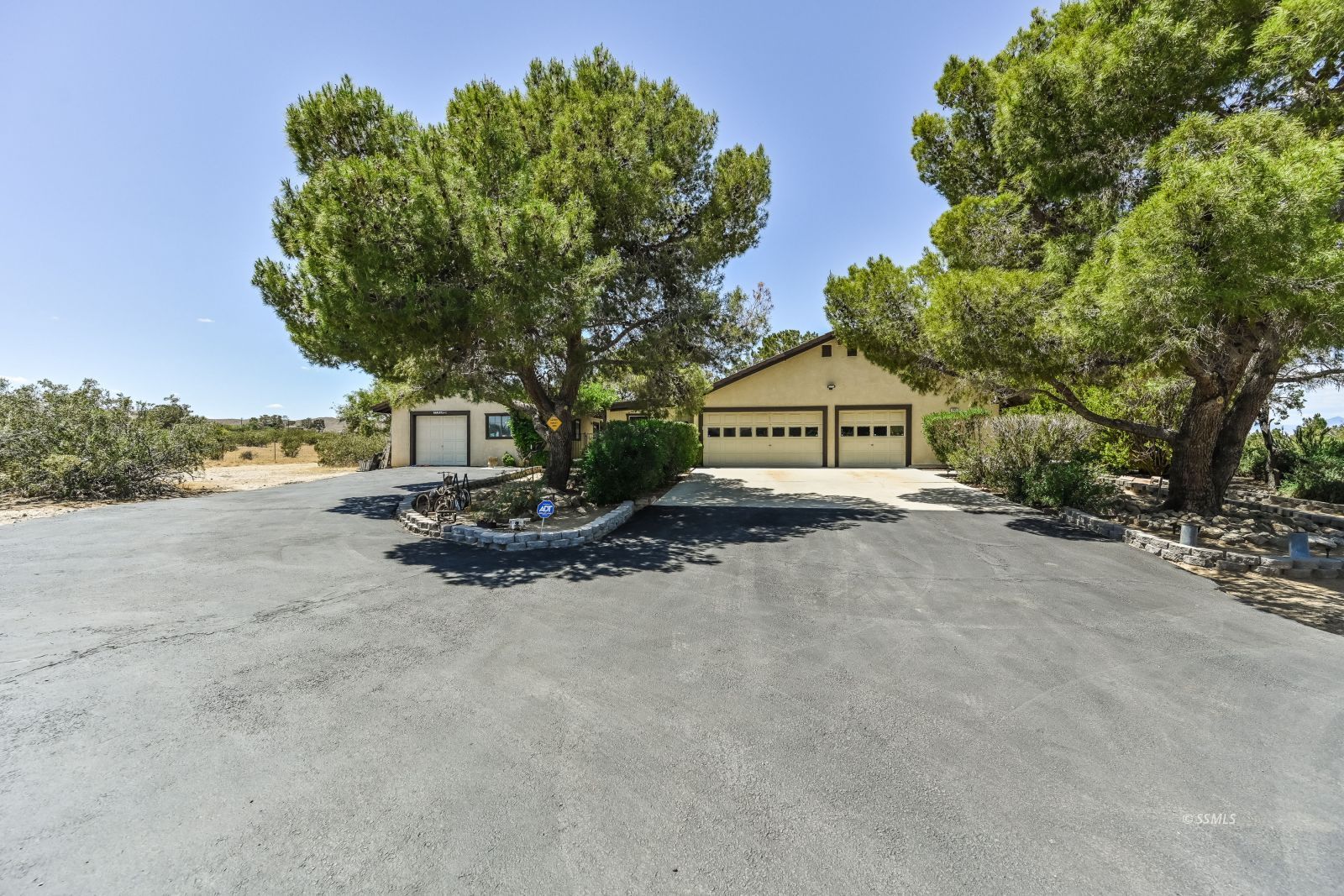 2031 South American Street Ridgecrest, CA 93555 - Photo 2 of 48