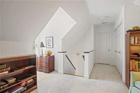 a view of an entryway with workspace