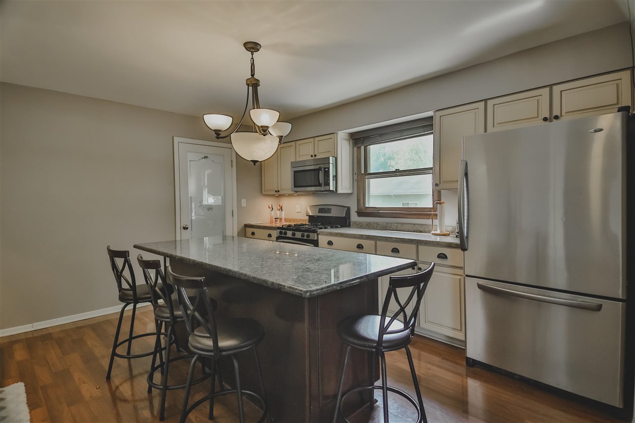 407 Pembroke Road Southwest Poplar Grove, IL 61065 - Photo 11 of 29 Gallery Image 11