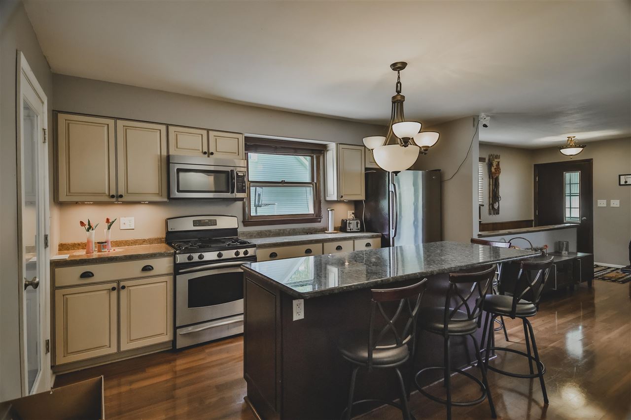407 Pembroke Road Southwest Poplar Grove, IL 61065 - Photo 8 of 29 Gallery Image 8