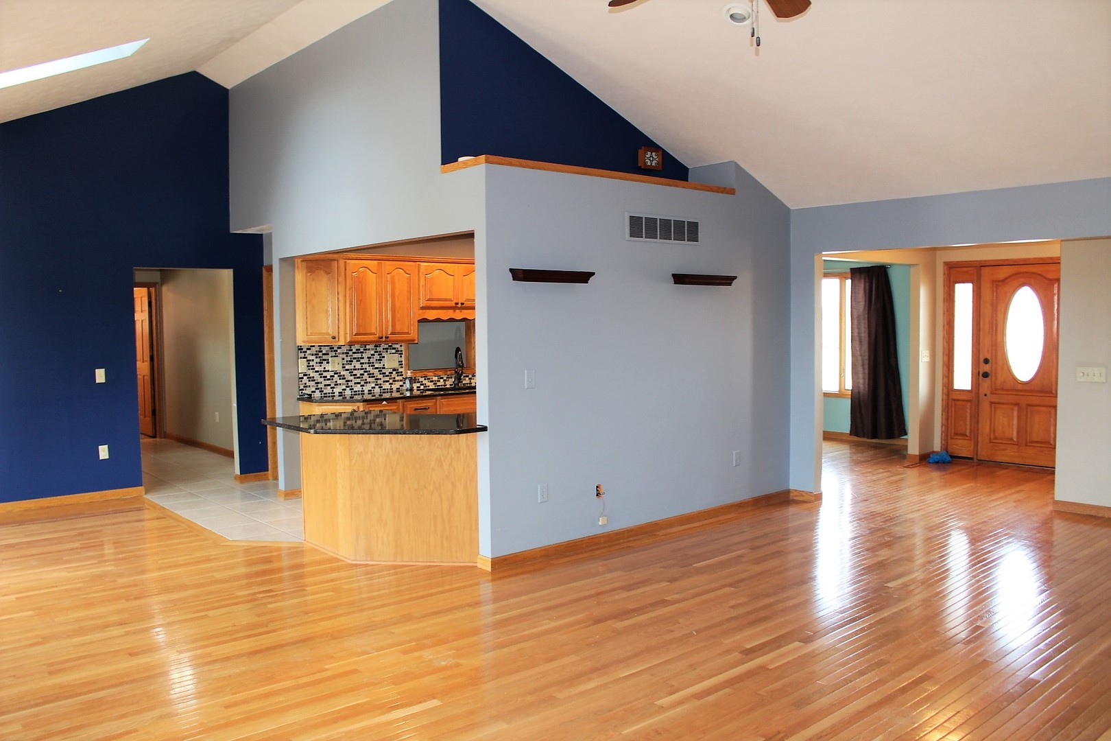 8325 Idlewood Road Clinton, IL 61727 - Photo 4 of 42