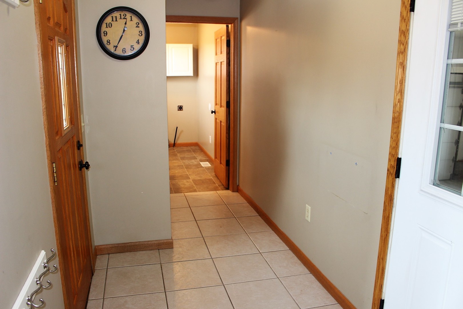 8325 Idlewood Road Clinton, IL 61727 - Photo 5 of 42