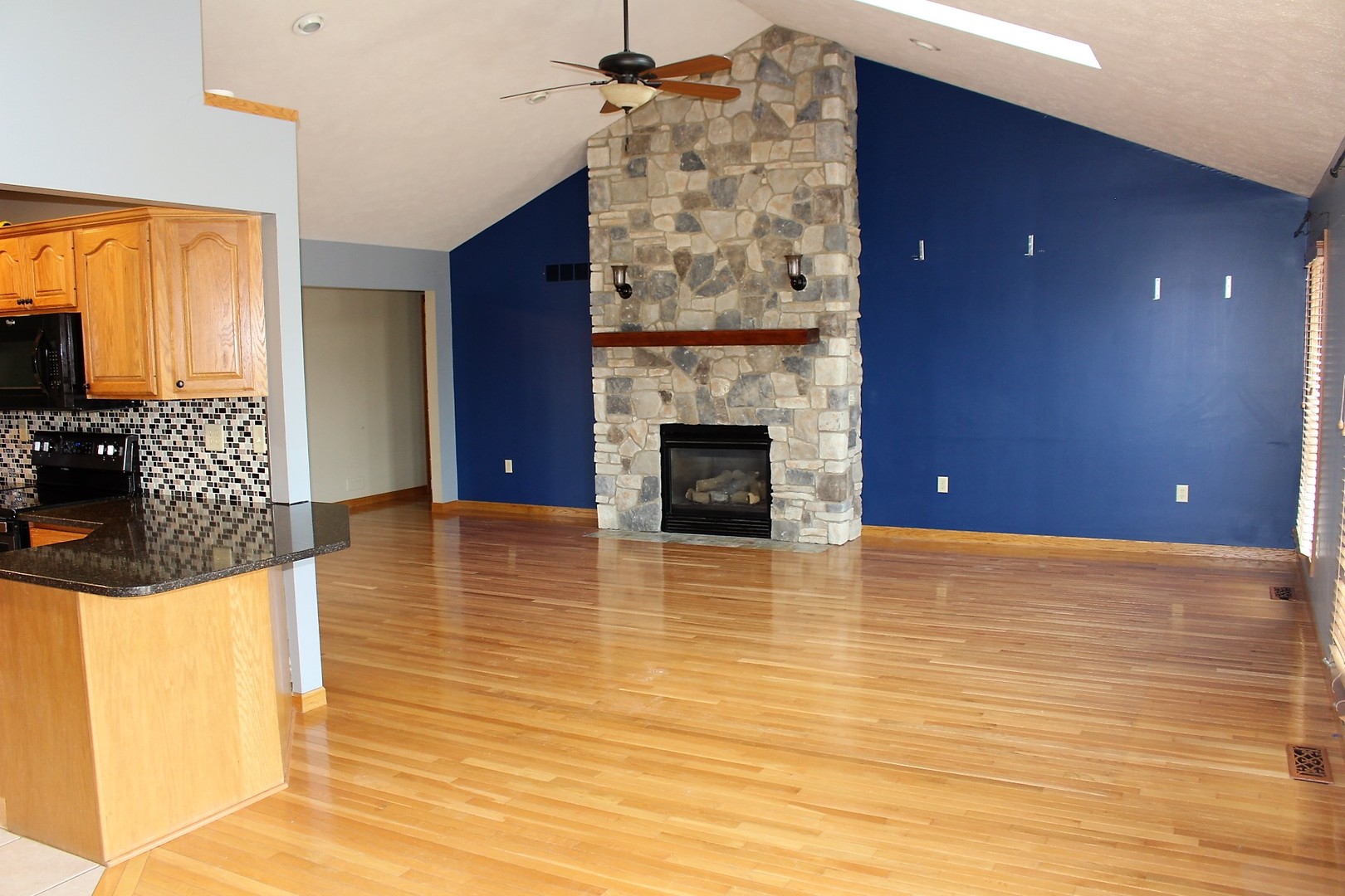 8325 Idlewood Road Clinton, IL 61727 - Photo 7 of 42