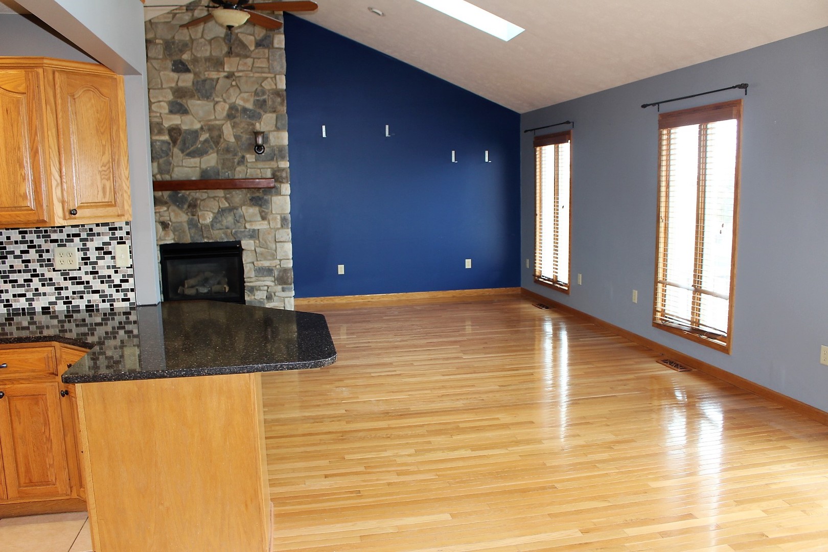 8325 Idlewood Road Clinton, IL 61727 - Photo 8 of 42