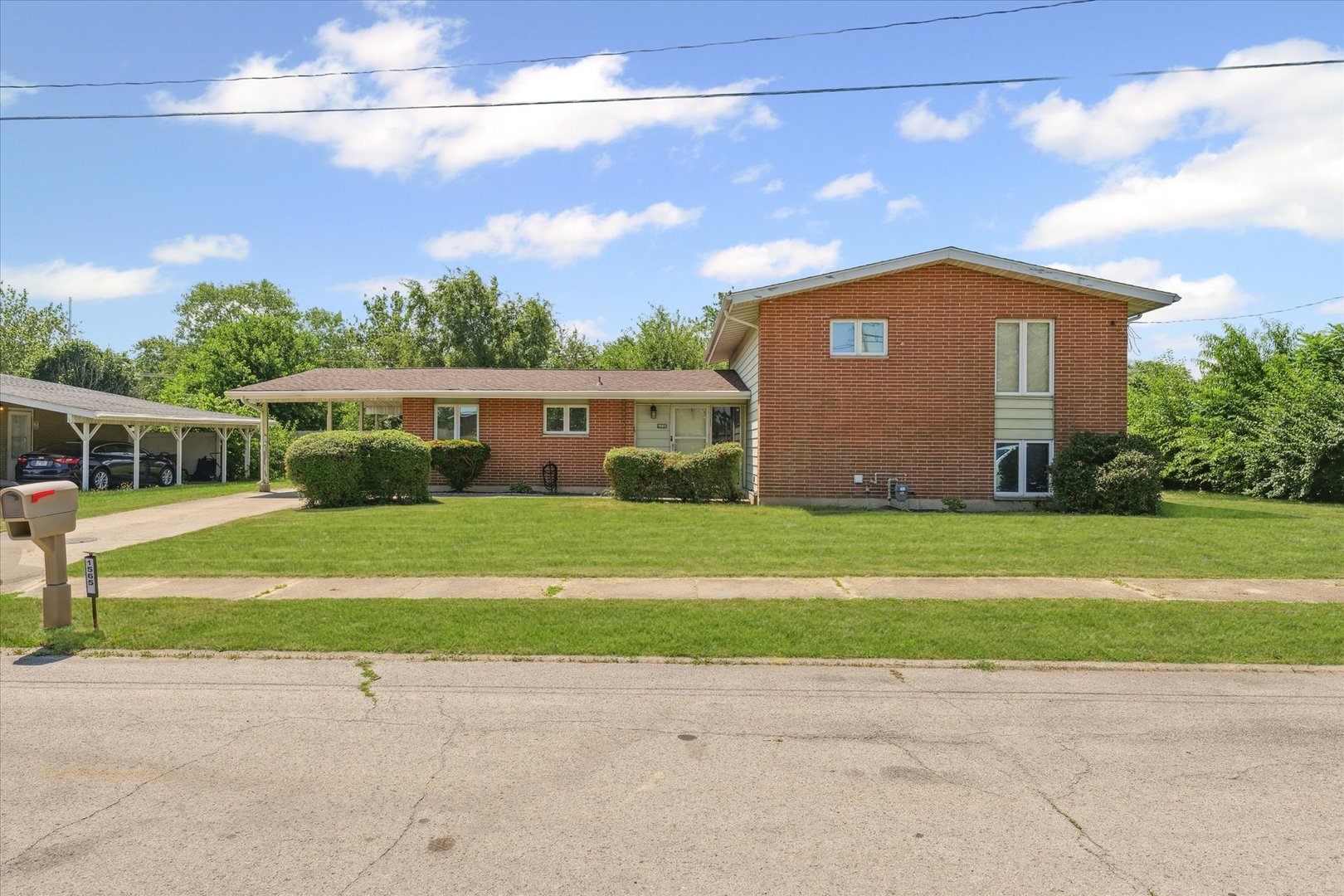 1565 South Pointe Drive Rantoul, IL 61866 - Photo 1 of 37