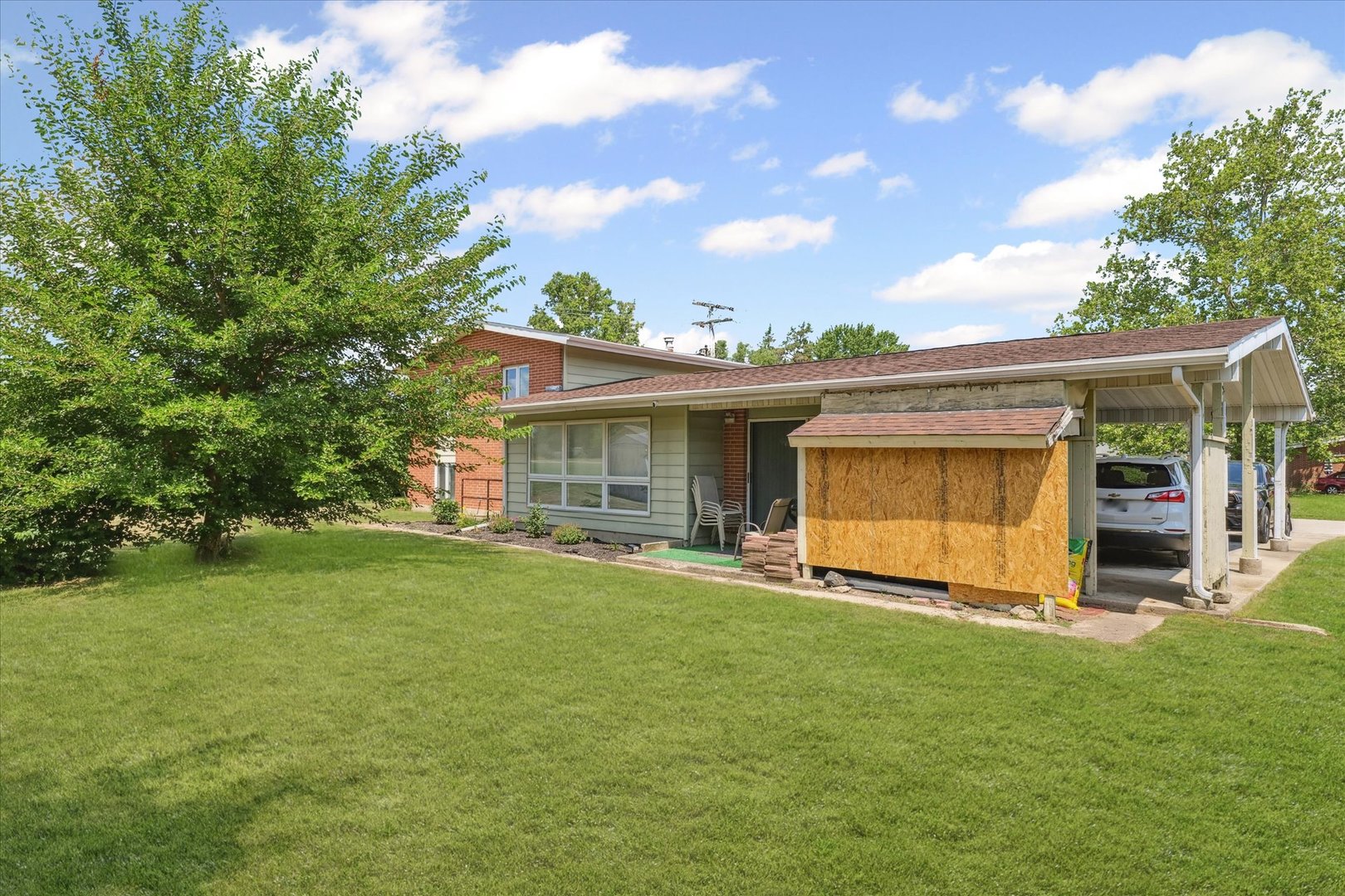 1565 South Pointe Drive Rantoul, IL 61866 - Photo 3 of 37