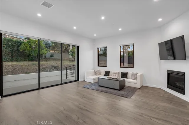 $14,000 | 5196 Orange Place, Los Angeles, CA 90008