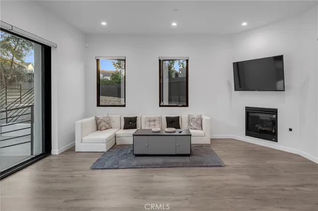 $14,000 | 5196 Orange Place, Los Angeles, CA 90008