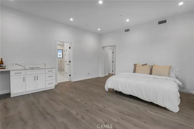 $14,000 | 5196 Orange Place, Los Angeles, CA 90008