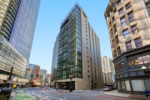 $2,250,000 | 580 Washington Street, Unit PH3, Boston, MA 02111