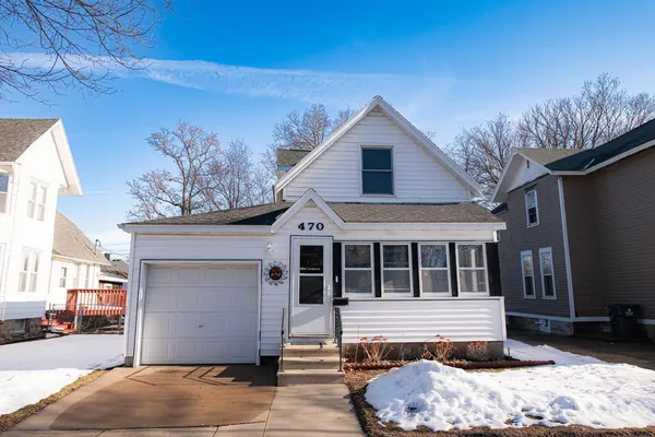 $199,900 | 470 West Wabasha Street, Winona, MN 55987