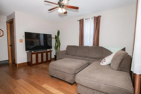 $199,900 | 470 West Wabasha Street, Winona, MN 55987