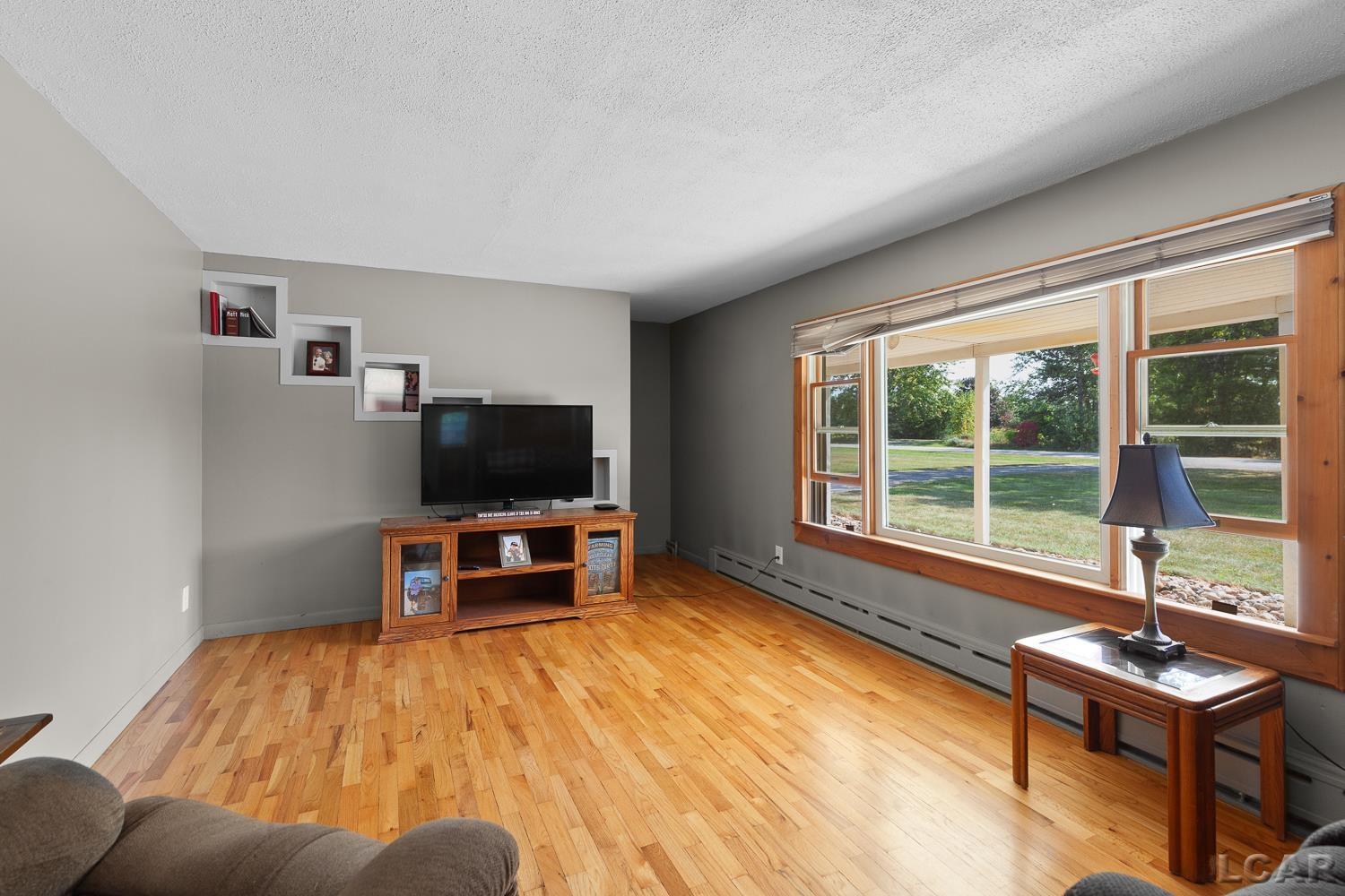 6070 Clinton Macon Road Clinton, MI 49236 - Photo 17 of 57