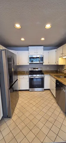 $2,650 | 241 Main Street, Unit 7, Salem, NH 03079