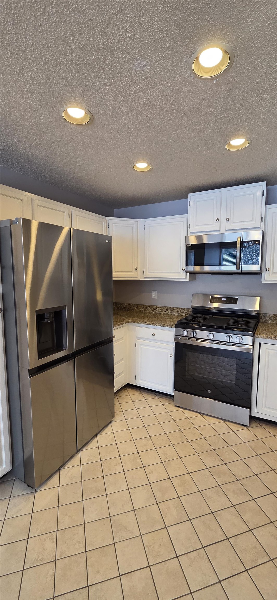 241 Main Street, Unit 7 Salem, NH 03079 - Photo 5 of 19