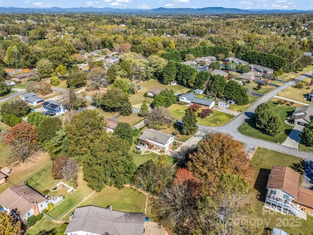 $379,900 | 2340 24th Avenue Northeast, Hickory, NC 28601