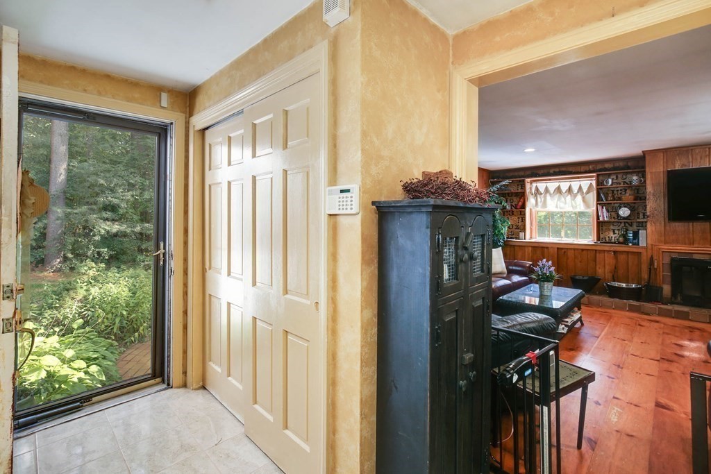 139 Walker Pond Road Sturbridge, MA 01566 - Photo 16 of 42 Gallery Image 16