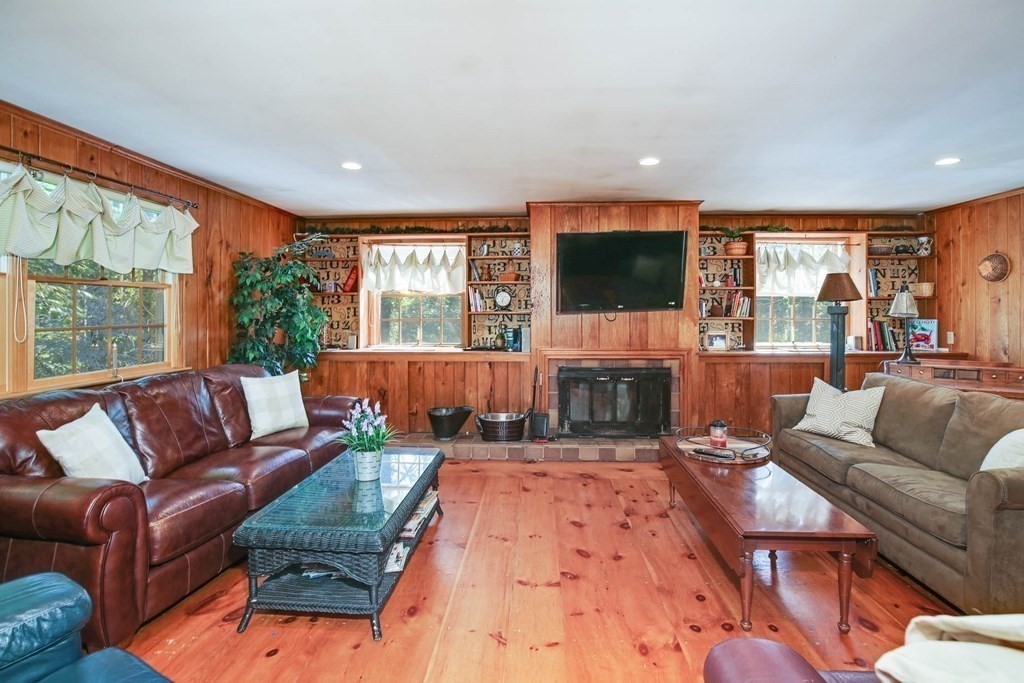 139 Walker Pond Road Sturbridge, MA 01566 - Photo 17 of 42 Gallery Image 17