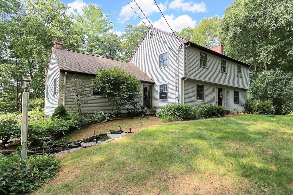 139 Walker Pond Road Sturbridge, MA 01566 - Photo 2 of 42 Gallery Image 2