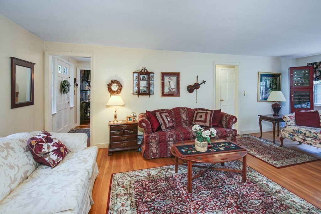 139 Walker Pond Road Sturbridge, MA 01566 - Photo 7 of 42 Gallery Image 7