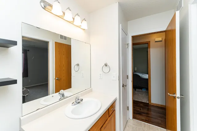 $315,900 | 810 19th Street, Zumbrota, MN 55992