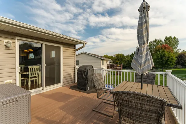 $315,900 | 810 19th Street, Zumbrota, MN 55992