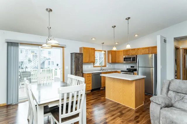 $315,900 | 810 19th Street, Zumbrota, MN 55992