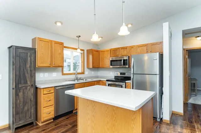 $315,900 | 810 19th Street, Zumbrota, MN 55992