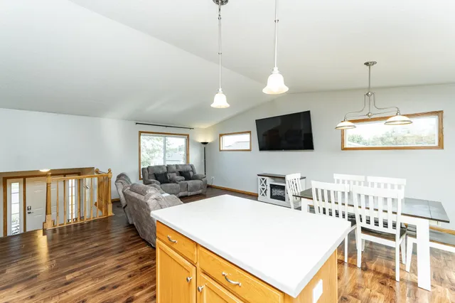 $315,900 | 810 19th Street, Zumbrota, MN 55992