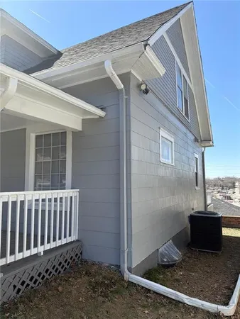 $194,900 | 1204 North 8th Street, St. Joseph, MO 64501