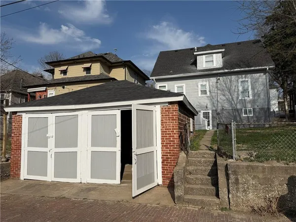 $194,900 | 1204 North 8th Street, St. Joseph, MO 64501
