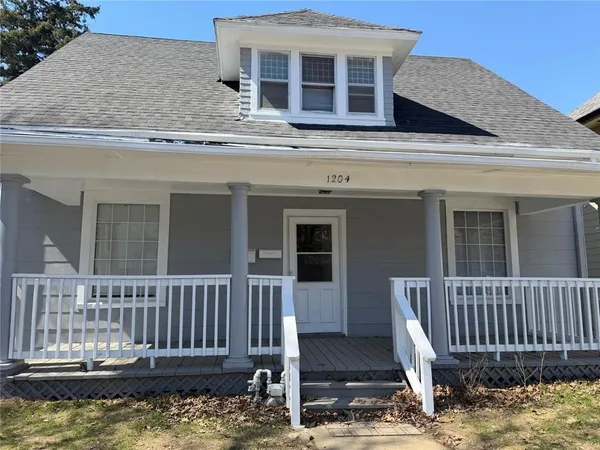 $194,900 | 1204 North 8th Street, St. Joseph, MO 64501