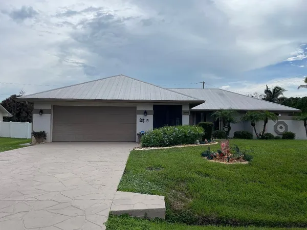 $425,000 | 6409 Northwest Friendly Circle, Port St. Lucie, FL 34983