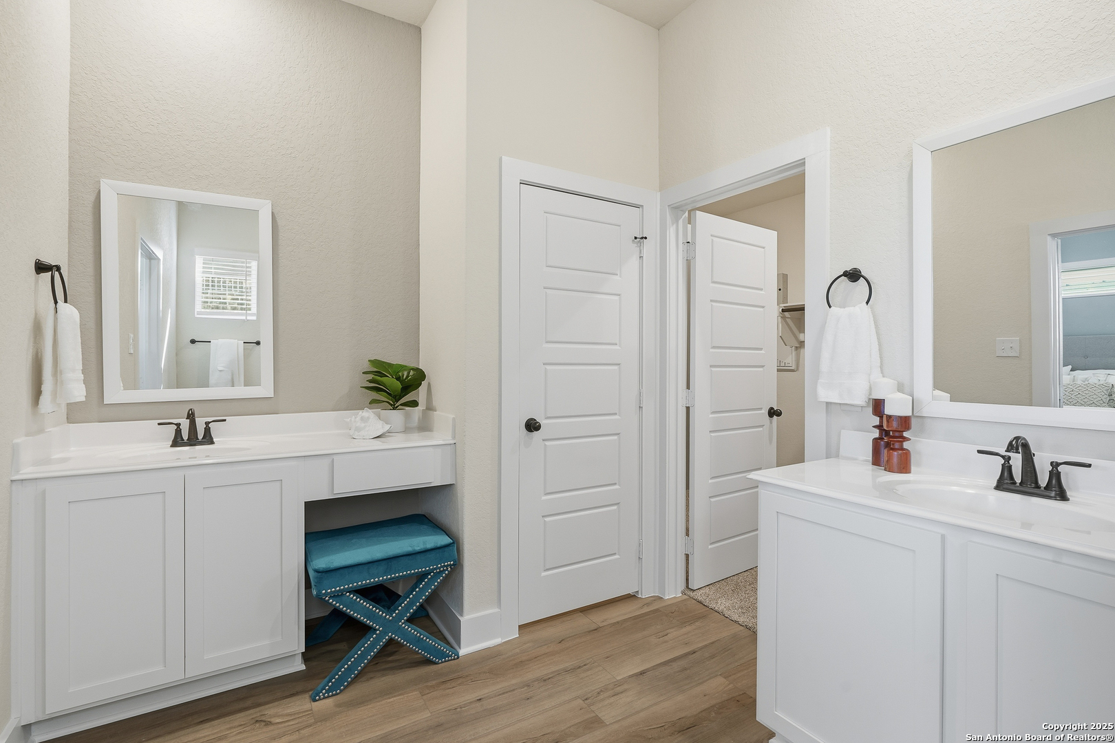 178 Jax Loop San Antonio, TX 78253 - Photo 25 of 45 a bathroom with a sink and a mirror
