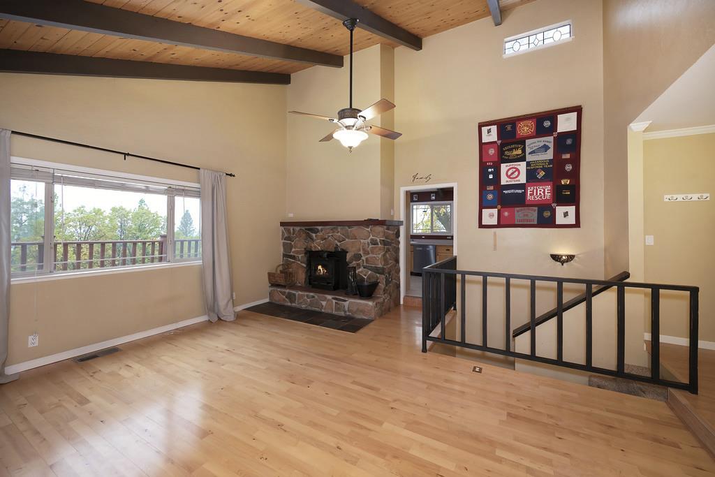 2930 Holloway Drive Georgetown, CA 95634 - Photo 13 of 93 Living room in main level