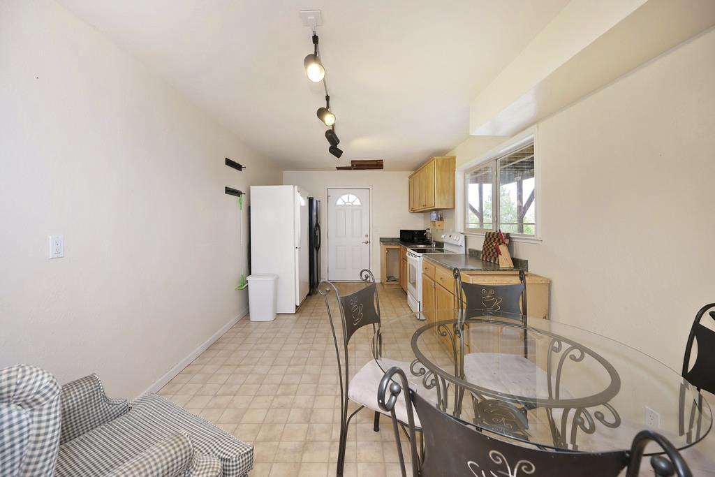 2930 Holloway Drive Georgetown, CA 95634 - Photo 40 of 93 Downstairs kitchen