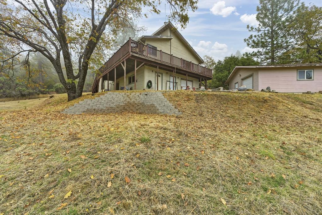 2930 Holloway Drive Georgetown, CA 95634 - Photo 61 of 93 a front view of a house with a yard