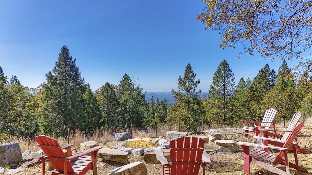 2930 Holloway Drive Georgetown, CA 95634 - Photo 77 of 93 a view of a patio with iron fence