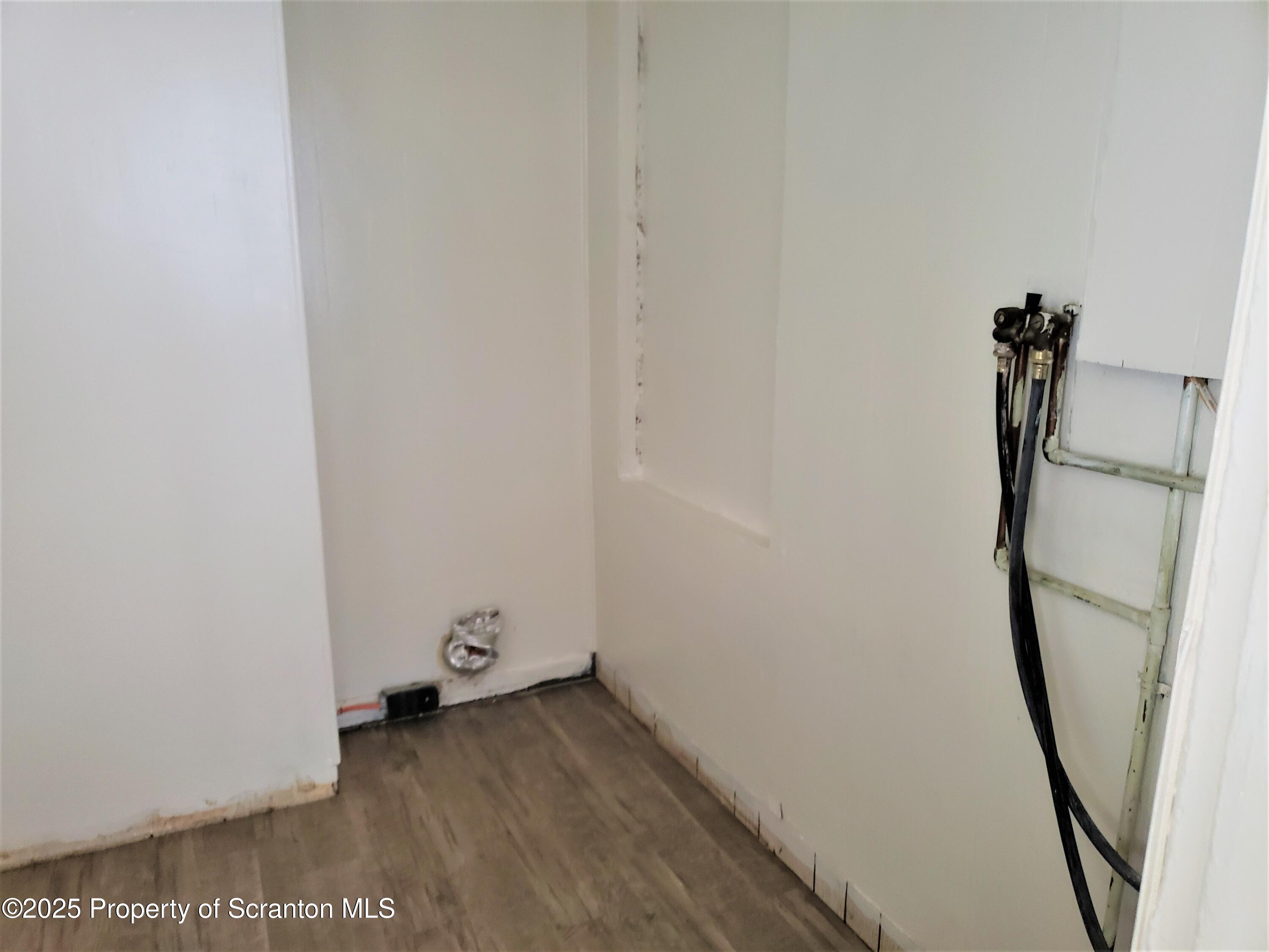 513 Washington Avenue, Unit 6 Jermyn, PA 18433 - Photo 8 of 10 WD & Pantry