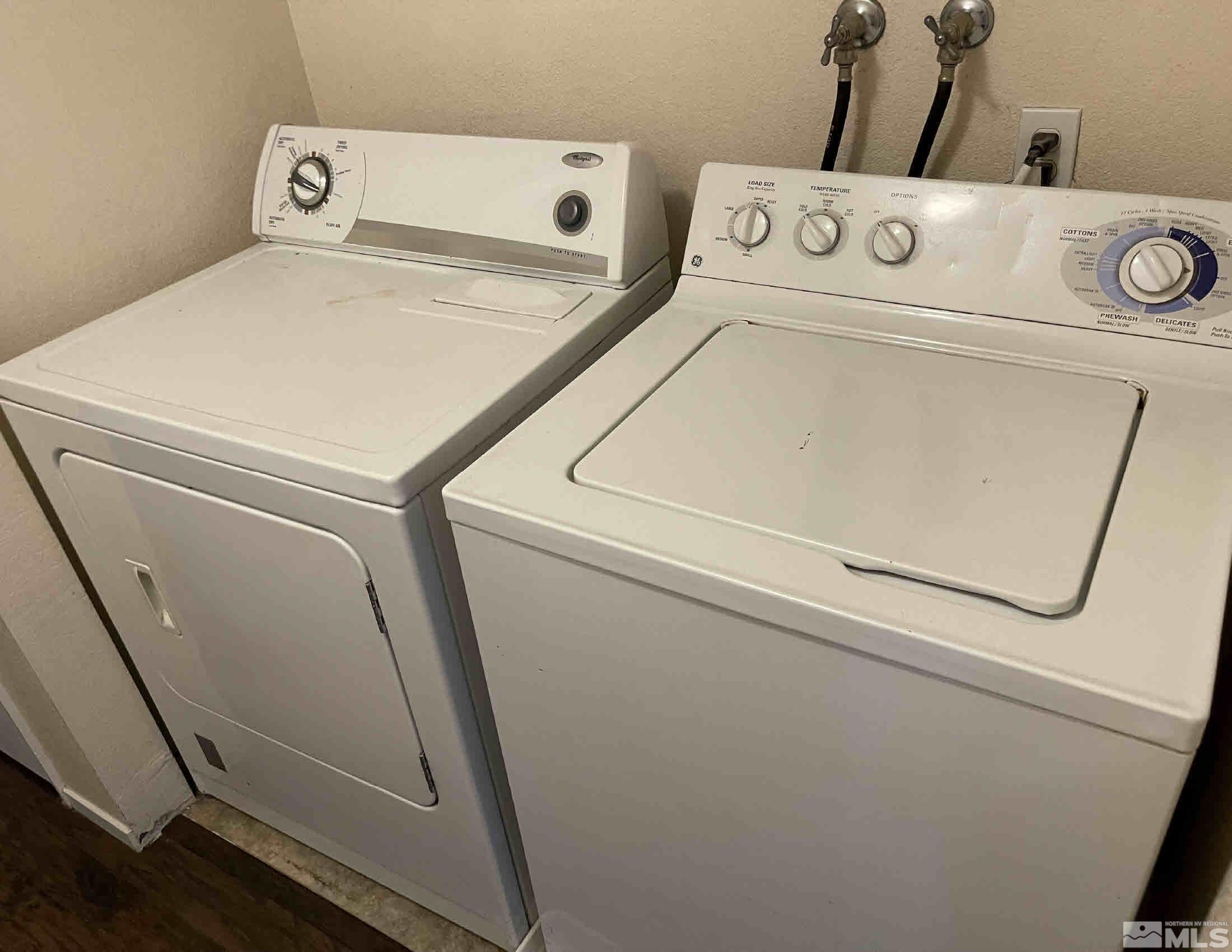 703 Empire Road Dayton, NV 89403 - Photo 30 of 31 a utility room with dryer and washer