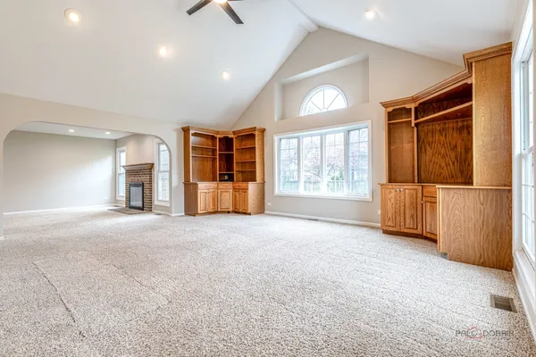 $1,050,000 | 383 Barnswallow Lane, Vernon Hills, IL 60061